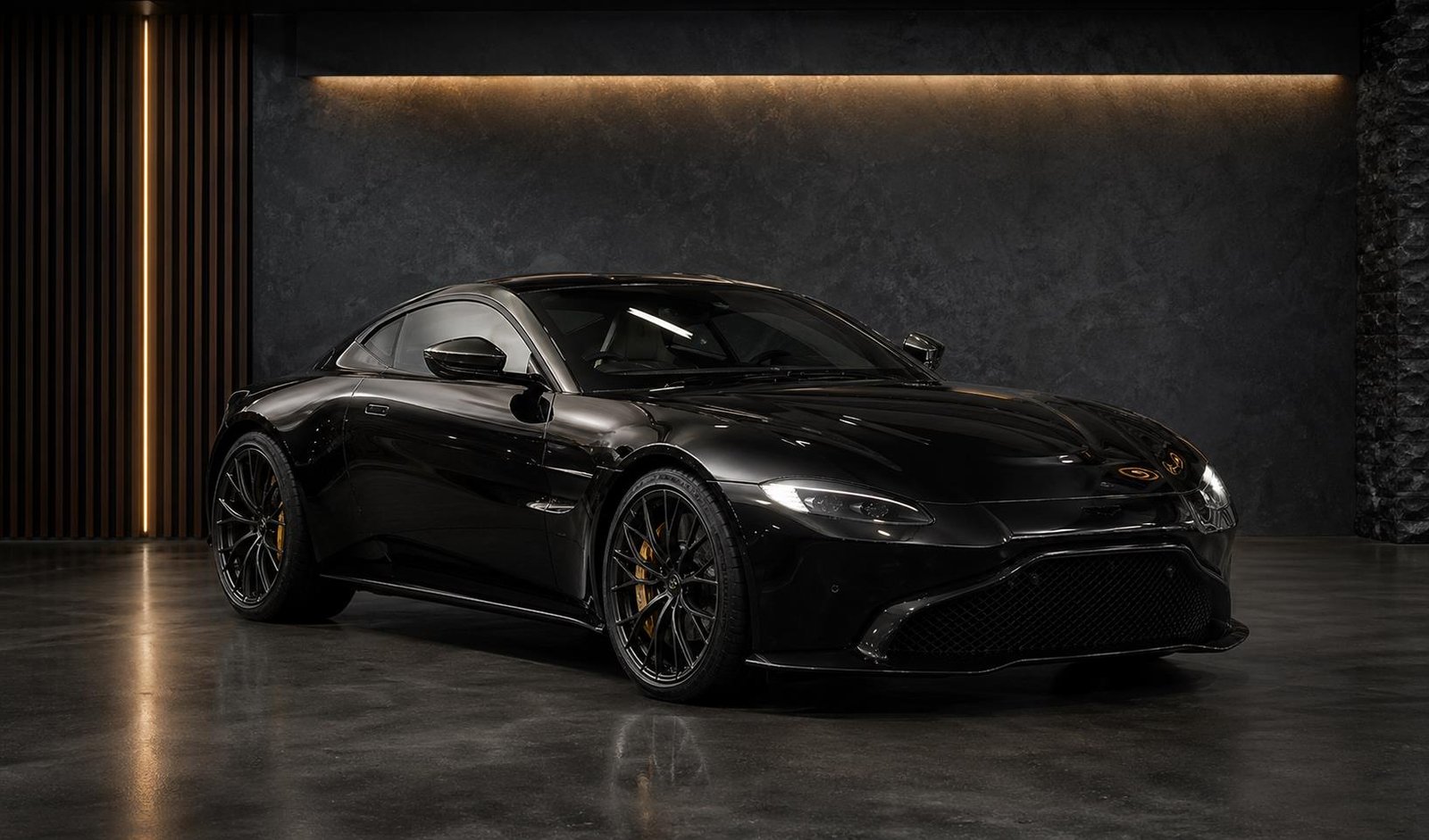 Aston Martin Vantage